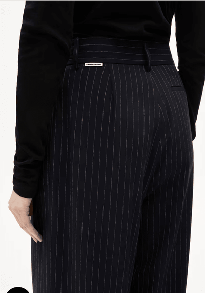 KAAYUA PINSTRIPE BUXUR NIGHT SKY WHITE